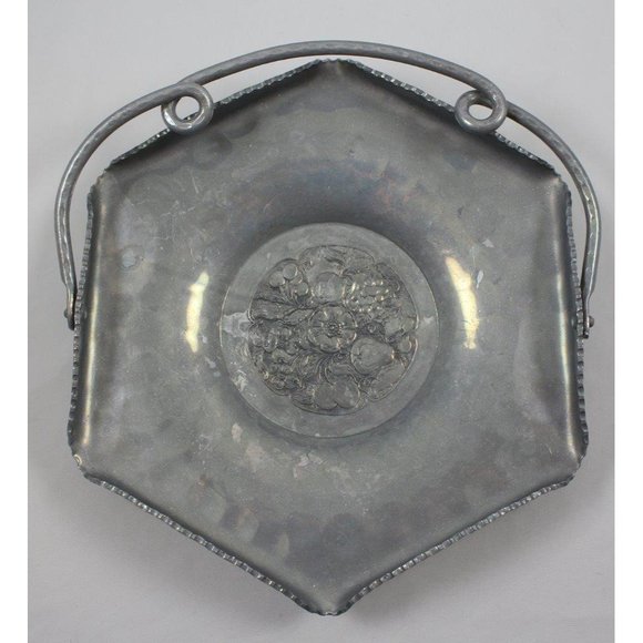 Cromwell Hand Wrought Hammered Aluminum Fruit & Flowers Tray Bride Basket - Picture 2 of 6